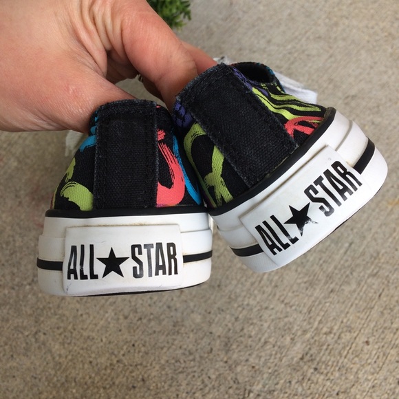 Converse | Peace Love Print Sneakers Childs Size 3 - Picture 3 of 4